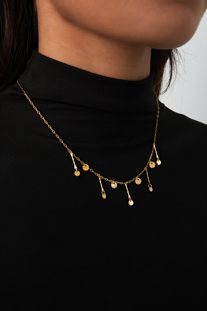 golden glimmer necklace